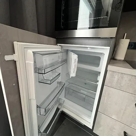 Tiny Hilde 100m Entfernt Zum Casa de Férias Lobnitz (Saxony)