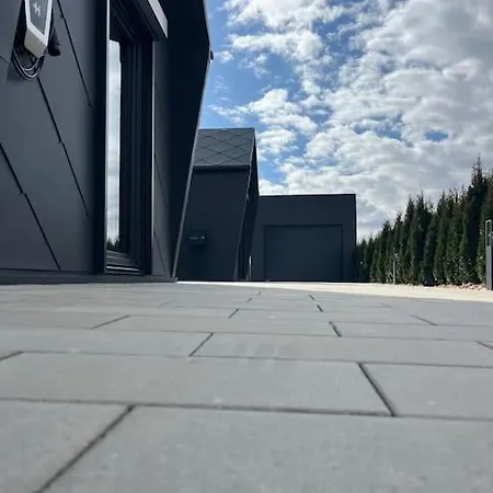 Tiny Hilde 100m Entfernt Zum *