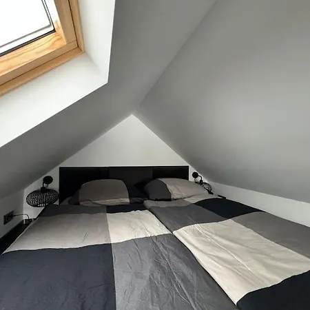 Tiny Hilde 100m Entfernt Zum *