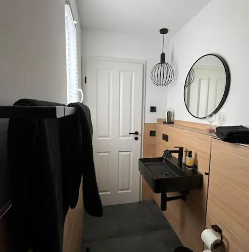 Tiny Hilde 100m Entfernt Zum * Lobnitz (Saxony)