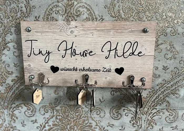 Tiny Hilde 100m Entfernt Zum