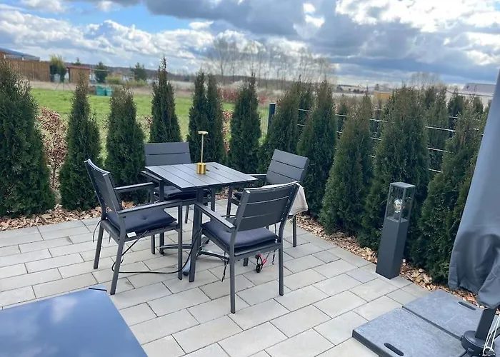 Tiny Hilde 100m Entfernt Zum